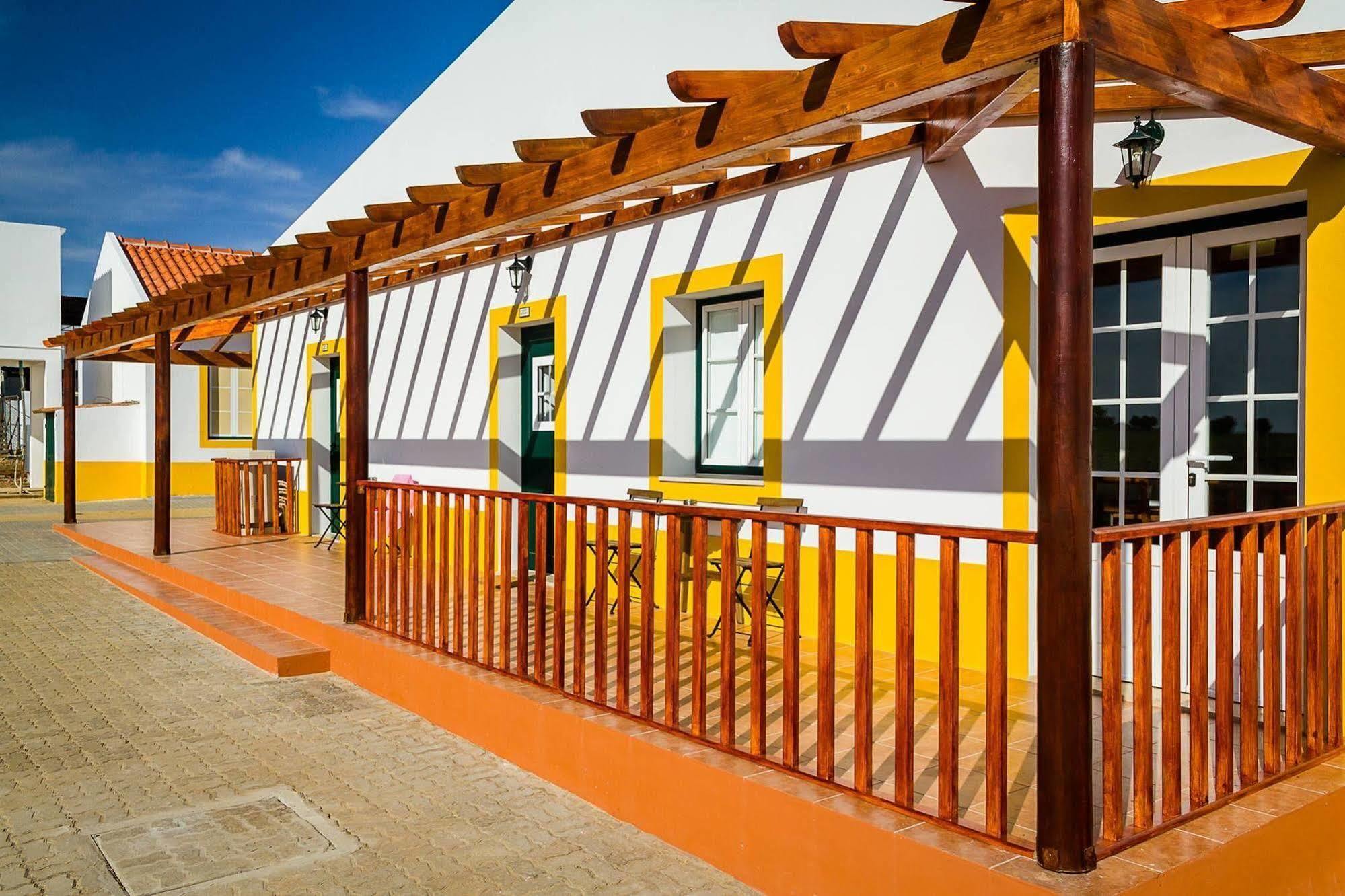Agro-Turismo Do Roxo Guest House Ervidel Eksteriør bilde
